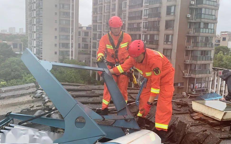 台风动态速递：海神最新预报，风雨同舟，守护家园安全！